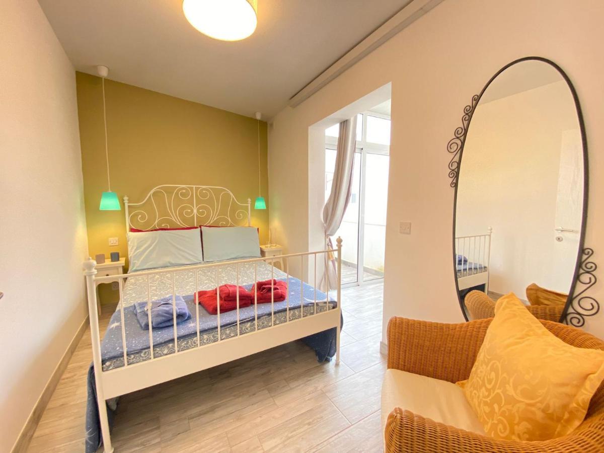 Apartamento Penthouse "Maltese Scent" Mellieħa Exterior foto