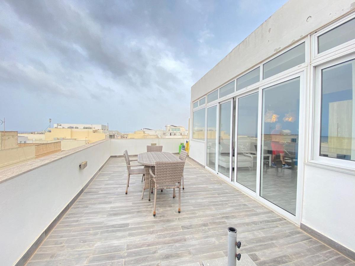 Apartamento Penthouse "Maltese Scent" Mellieħa Exterior foto