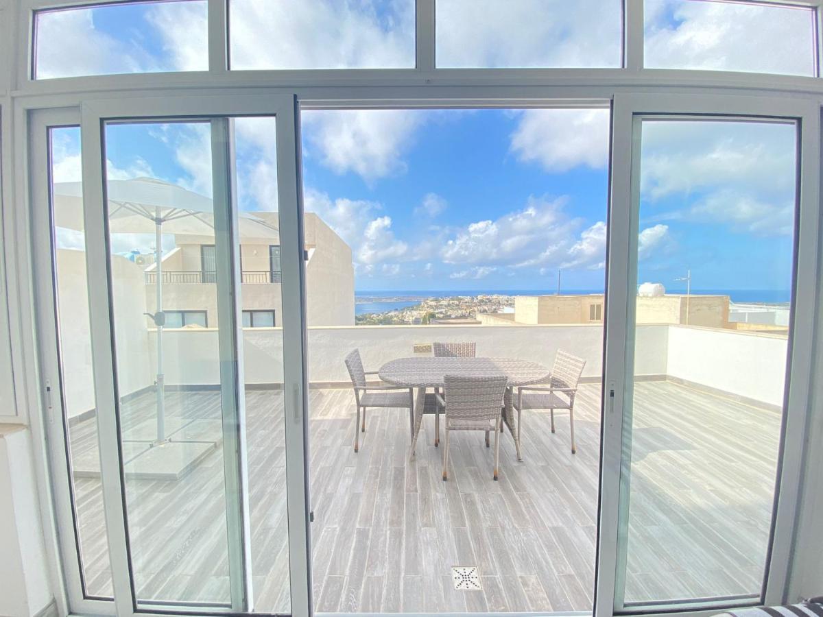 Apartamento Penthouse "Maltese Scent" Mellieħa Exterior foto