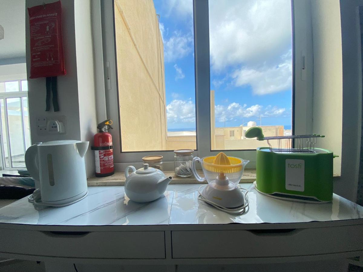 Apartamento Penthouse "Maltese Scent" Mellieħa Exterior foto