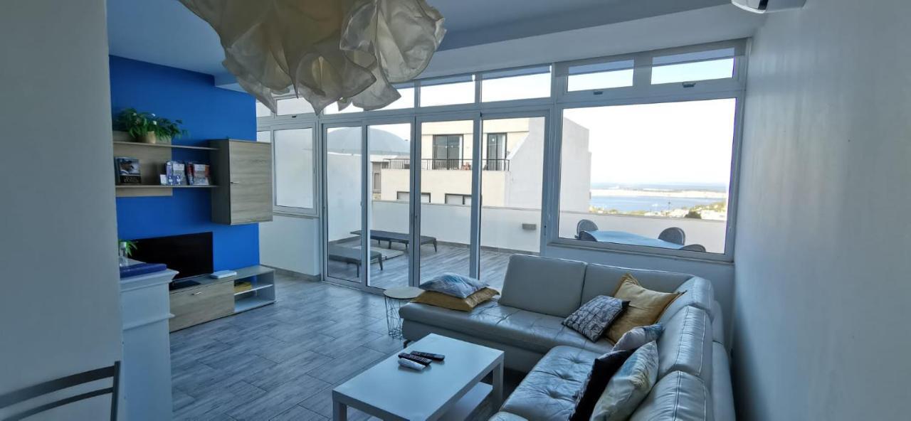 Apartamento Penthouse "Maltese Scent" Mellieħa Exterior foto