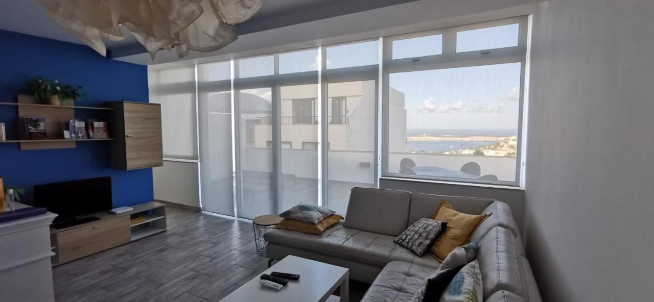 Apartamento Penthouse "Maltese Scent" Mellieħa Exterior foto