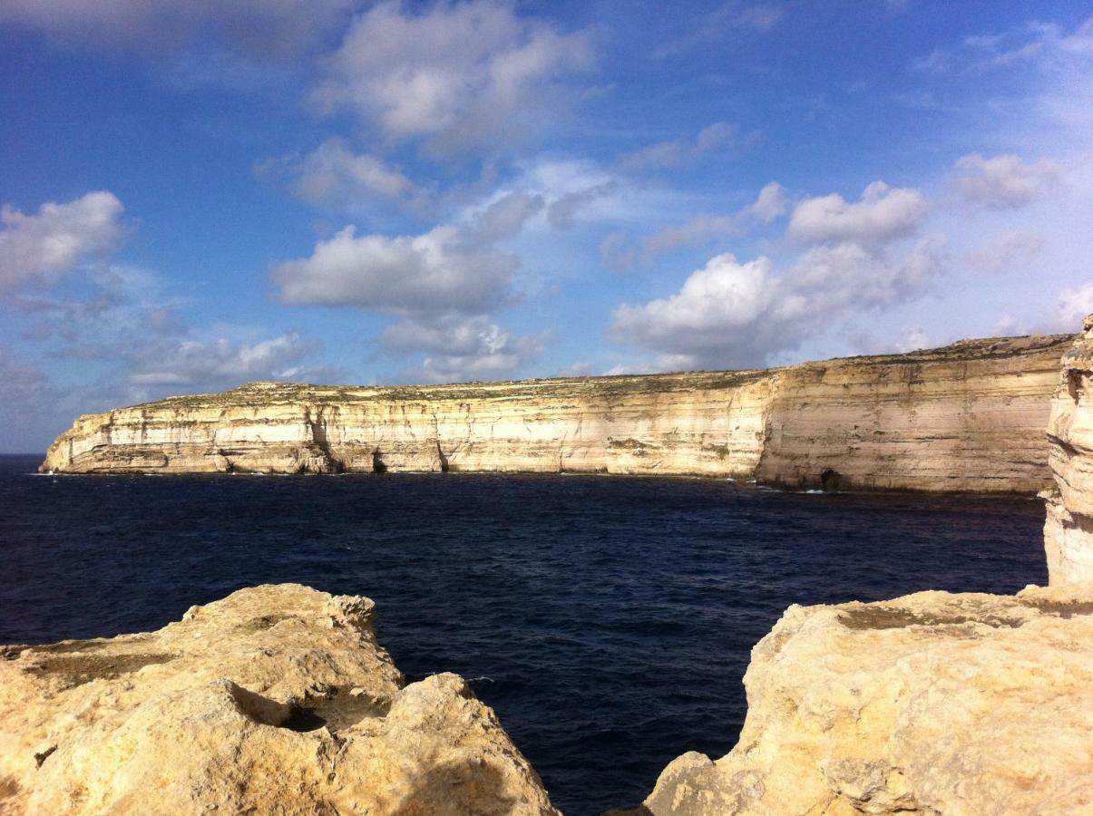 Apartamento Penthouse "Maltese Scent" Mellieħa Exterior foto